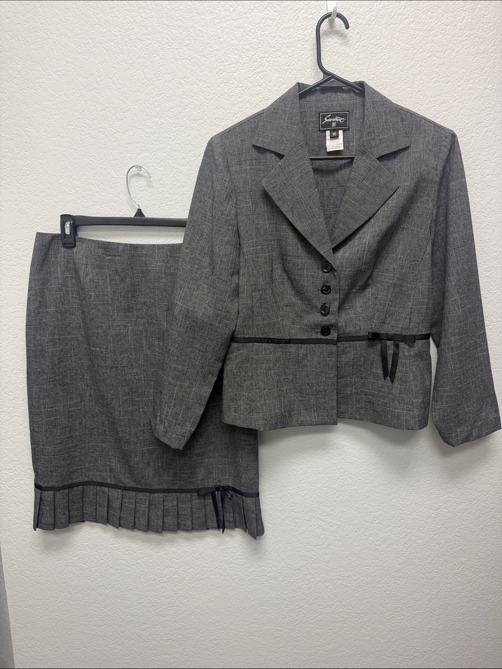 Spenser Jeremy Gray Women's Tailored Two-Piece Blazer & Skirt Set